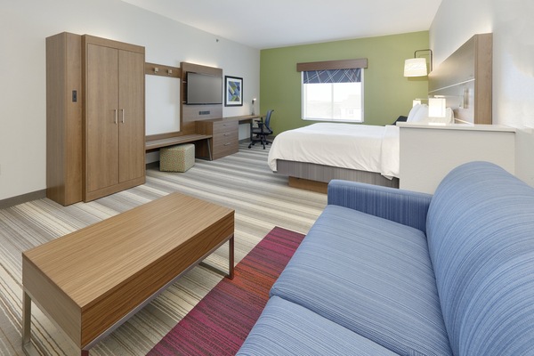 In-room safe, desk, iron/ironing board, WiFi (free)