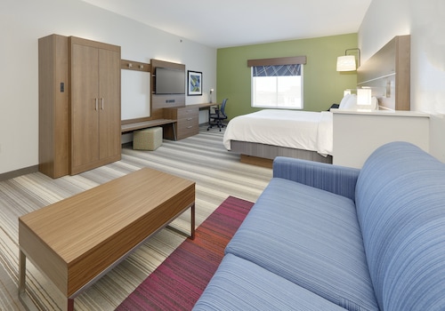 Holiday Inn Express & Suites Denton North by IHG