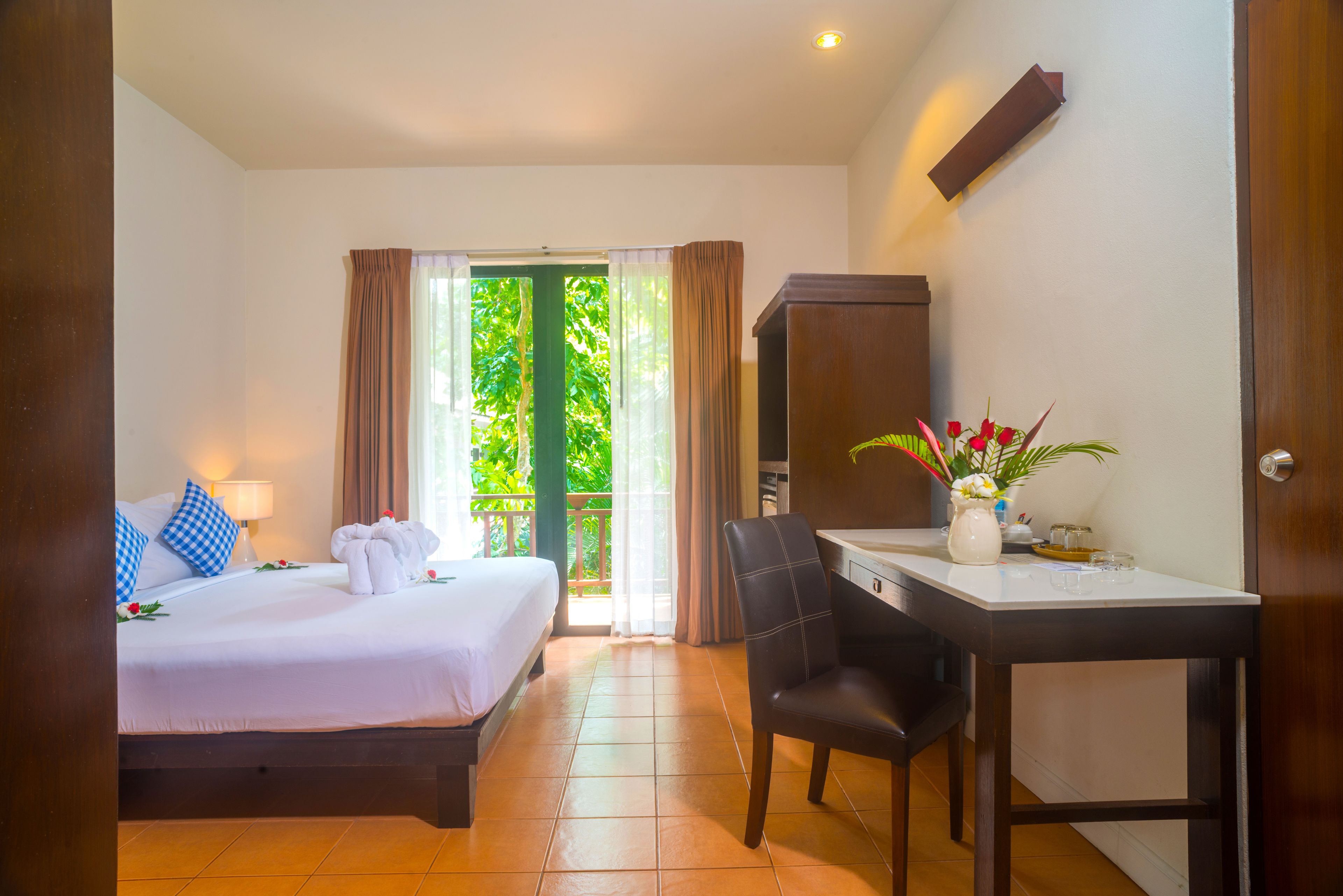 standard double or twin room | 1 bedroom, in-room safe, individually decorated, individually furnished