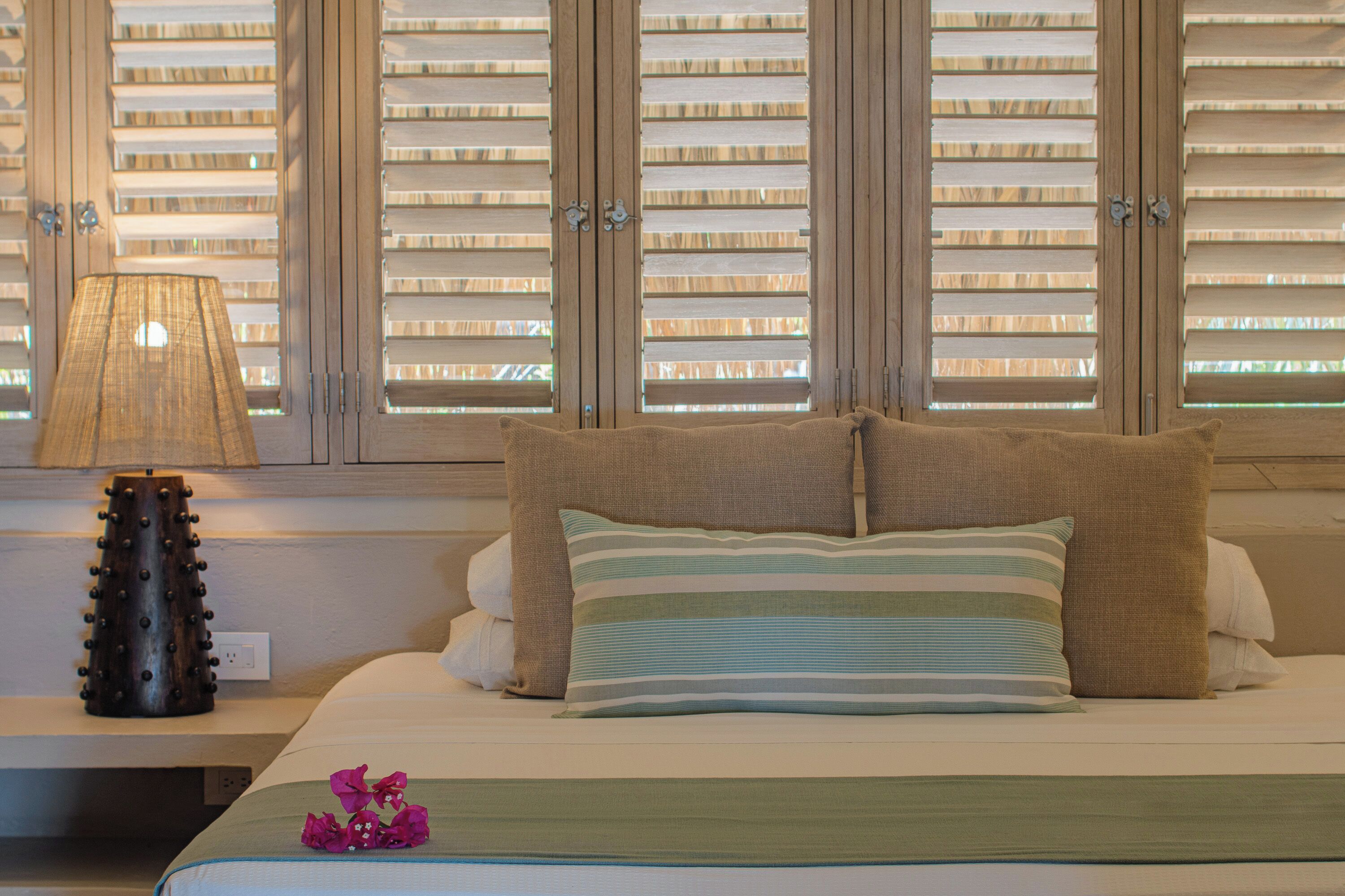 Superior-rum | Egyptiska bomullslakan, allergitestade sängkläder och minibar