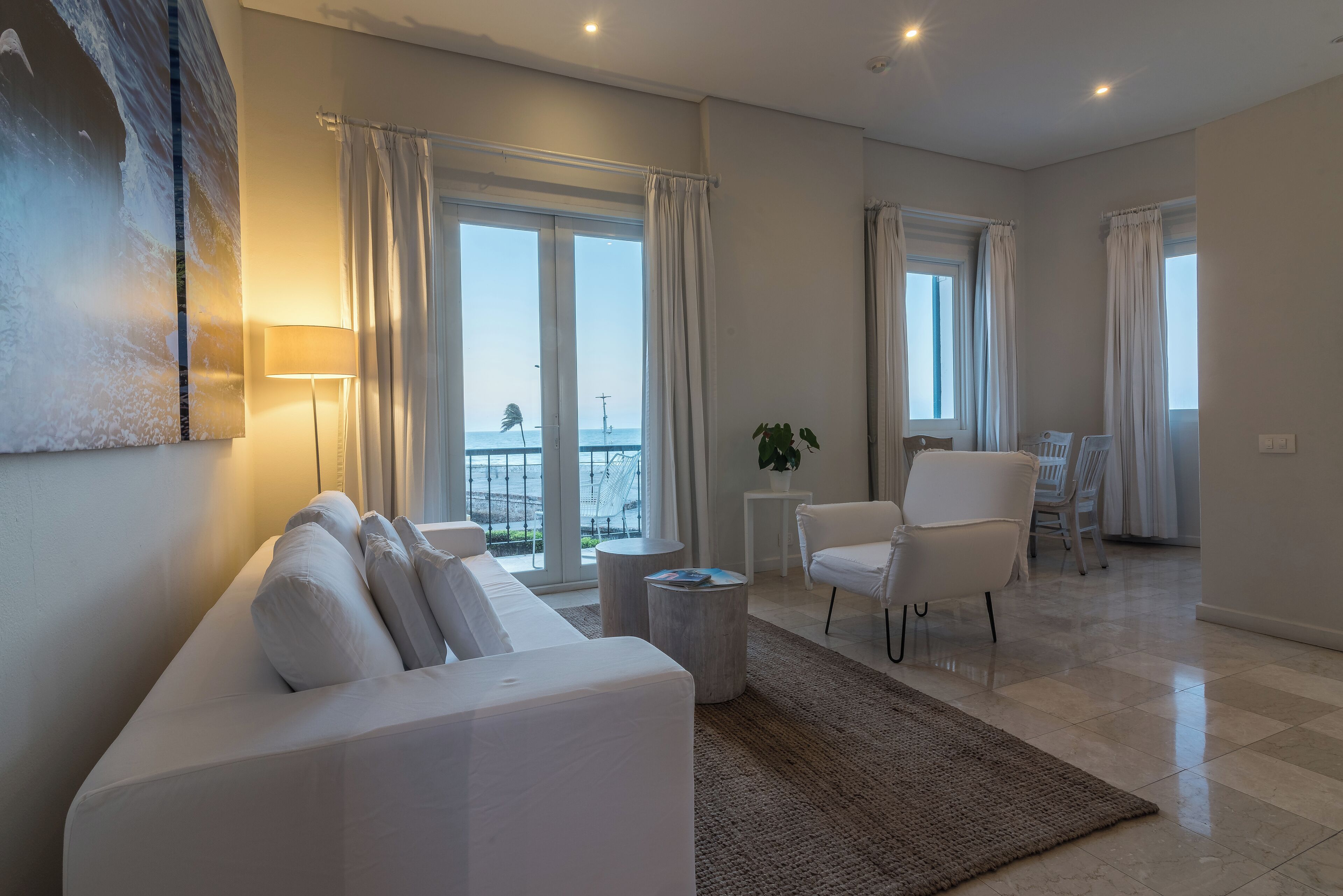 2 bedrooms, premium bedding, down duvets, minibar