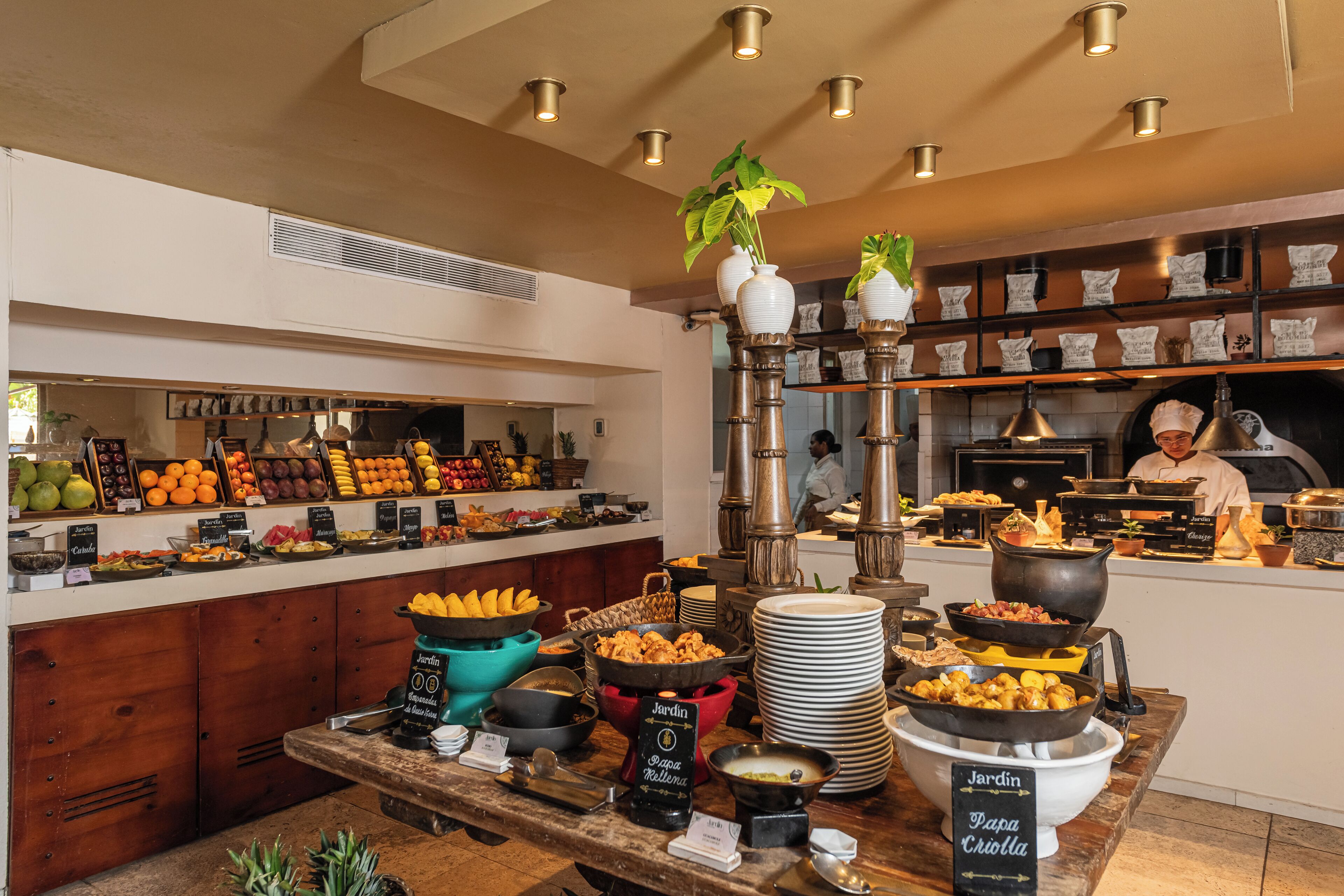 daily full breakfast (cop 100000 per person)