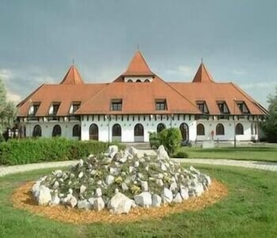 Hortobagy Club Hotel