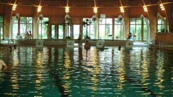 حمّام سباحة خارجي