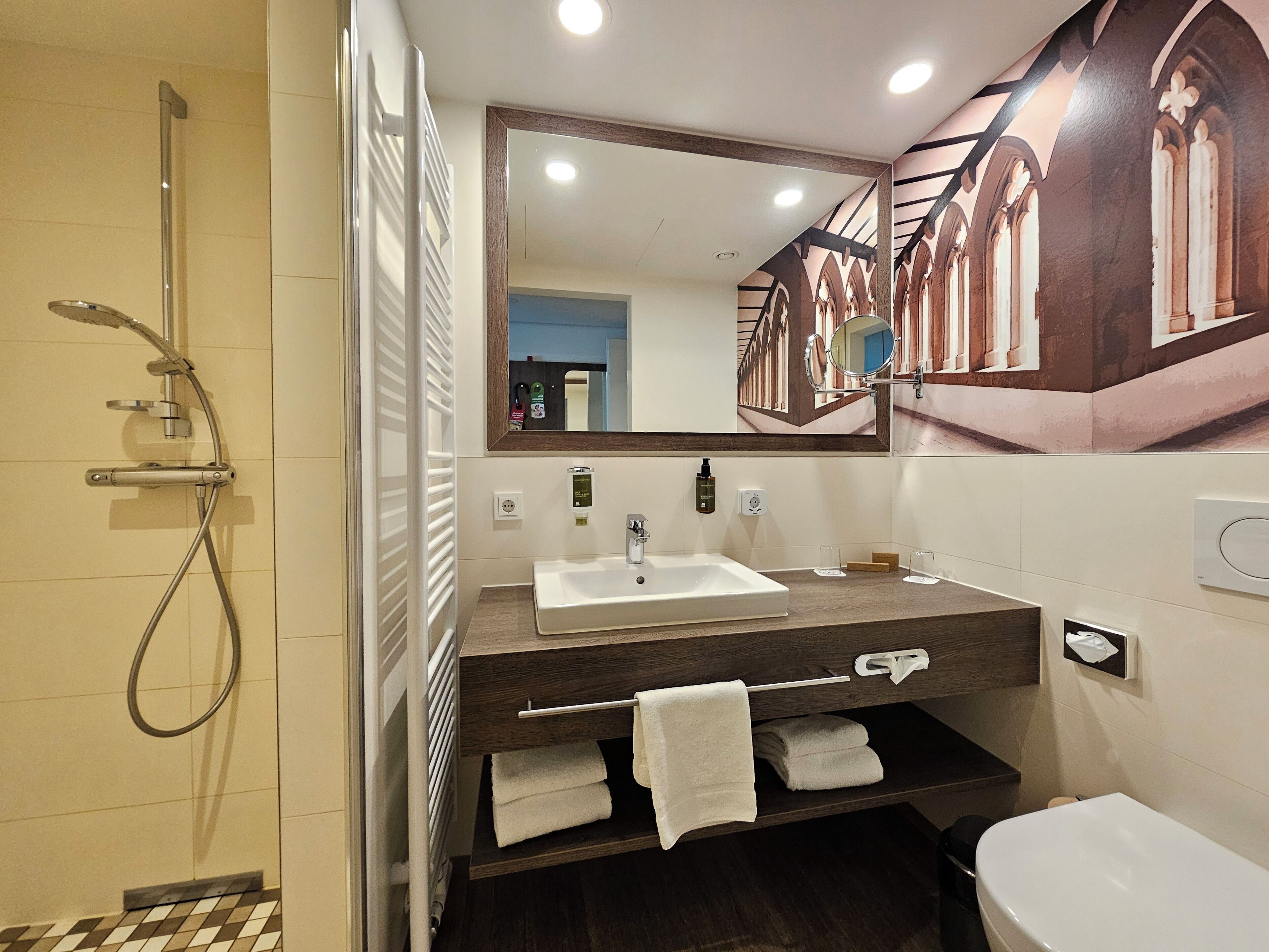 superior double room, 1 bedroom | bathroom | shower, eco-friendly toiletries, hair dryer, towels