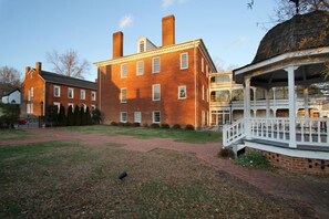 Exterior - Hale Springs Inn (Rogersville)