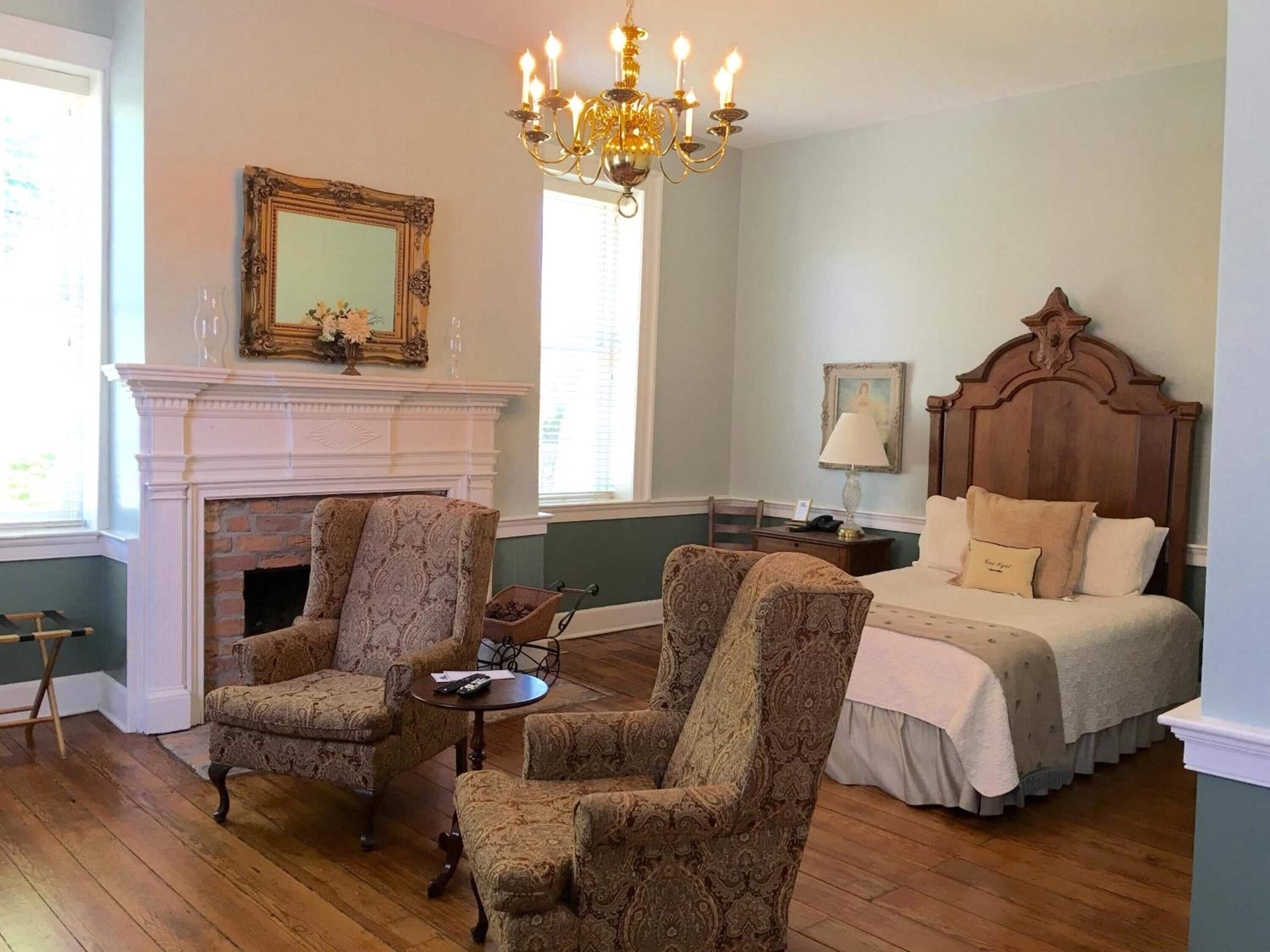 Bàn, bàn ủi/dụng cụ ủi quần áo, truy cập Internet không dây miễn phí 