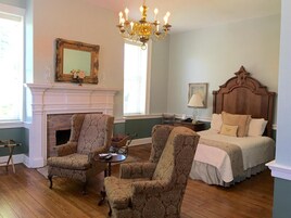 Desk, iron/ironing board, free WiFi, wheelchair access