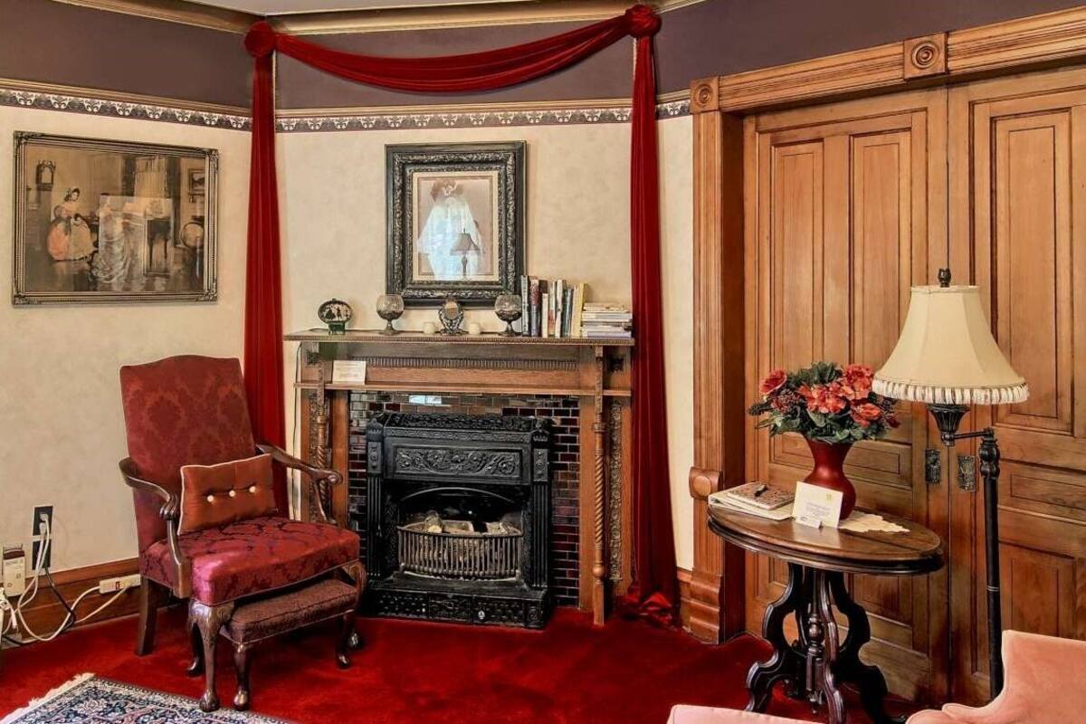 Standard Double Room, Ensuite (Queen Anne Room)