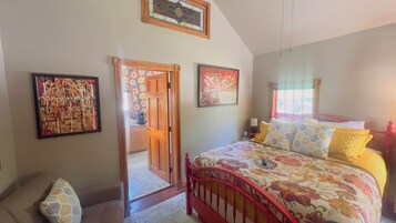 Cabaña romántica, 1 cama de matrimonio, bañera de hidromasaje | Sábanas de algodón egipcio, decoración individual, mobiliario individual