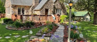 Rock Cottage Gardens B&B