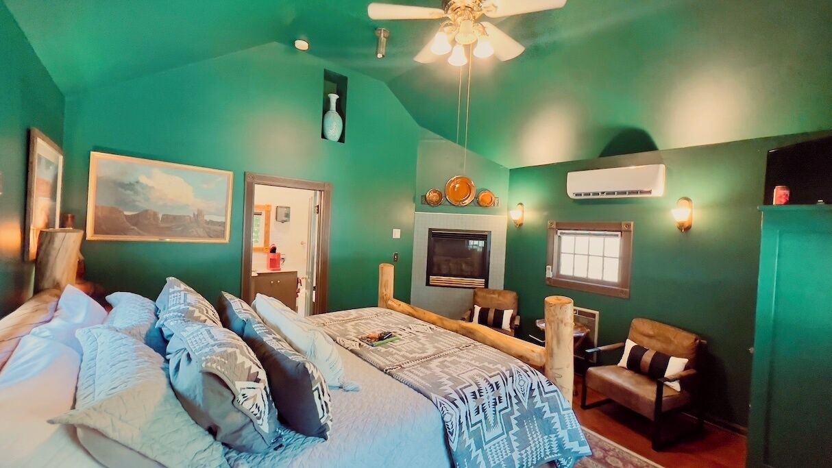 ملاءات من القطن المصري وبديكورات فريدة لكل غرفة وطراز فريد لكل وحدة