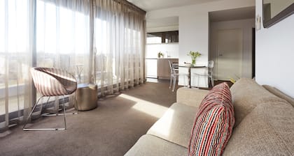Melbourne Dandenong Central Apartment