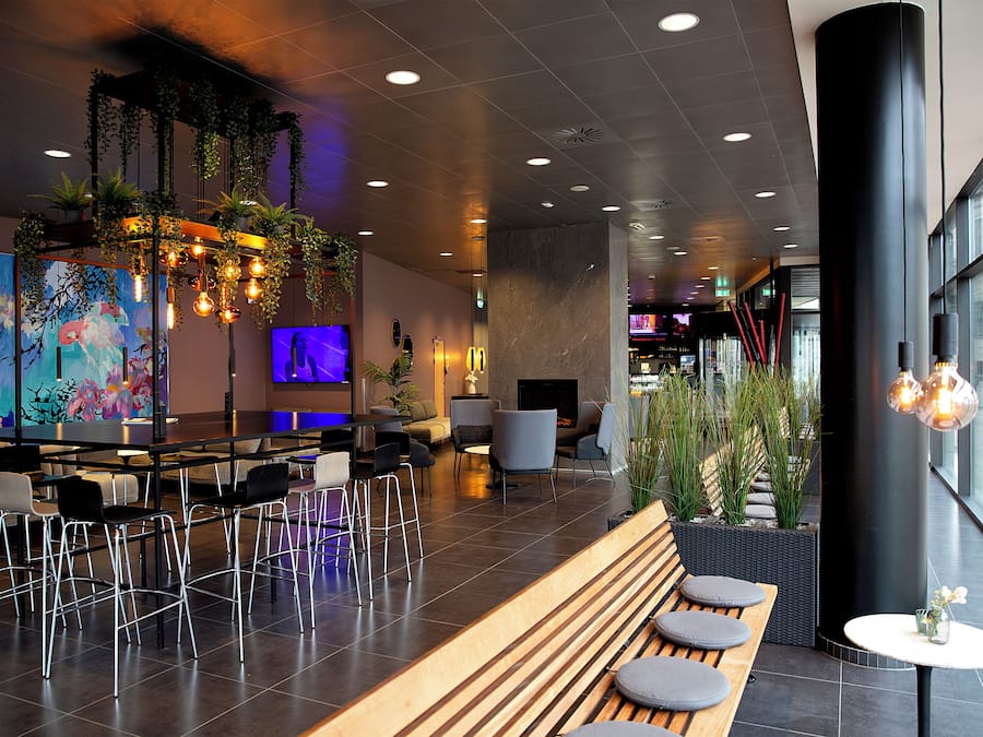 Área de estar no saguão