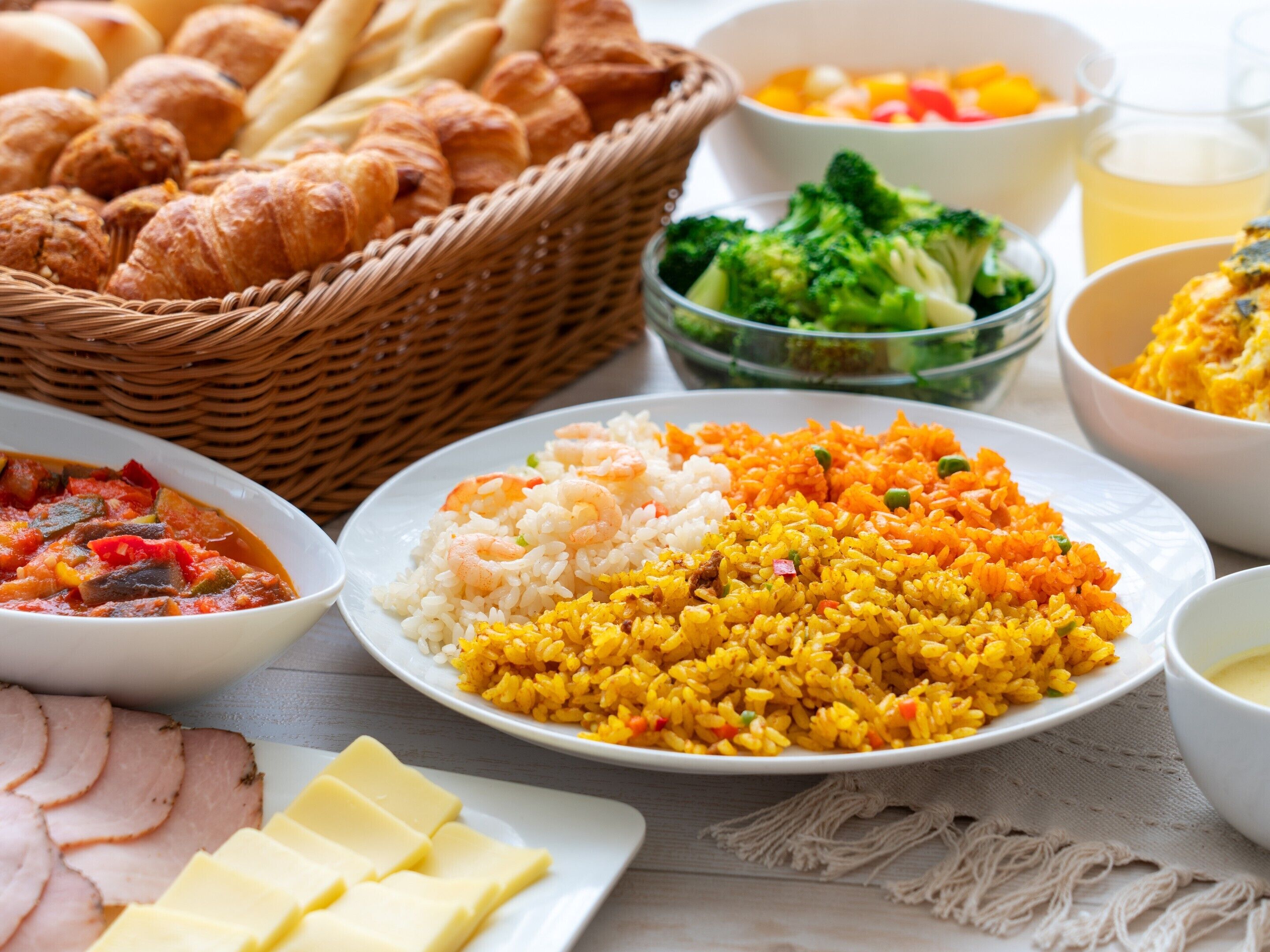 daily buffet breakfast (jpy 1540 per person)
