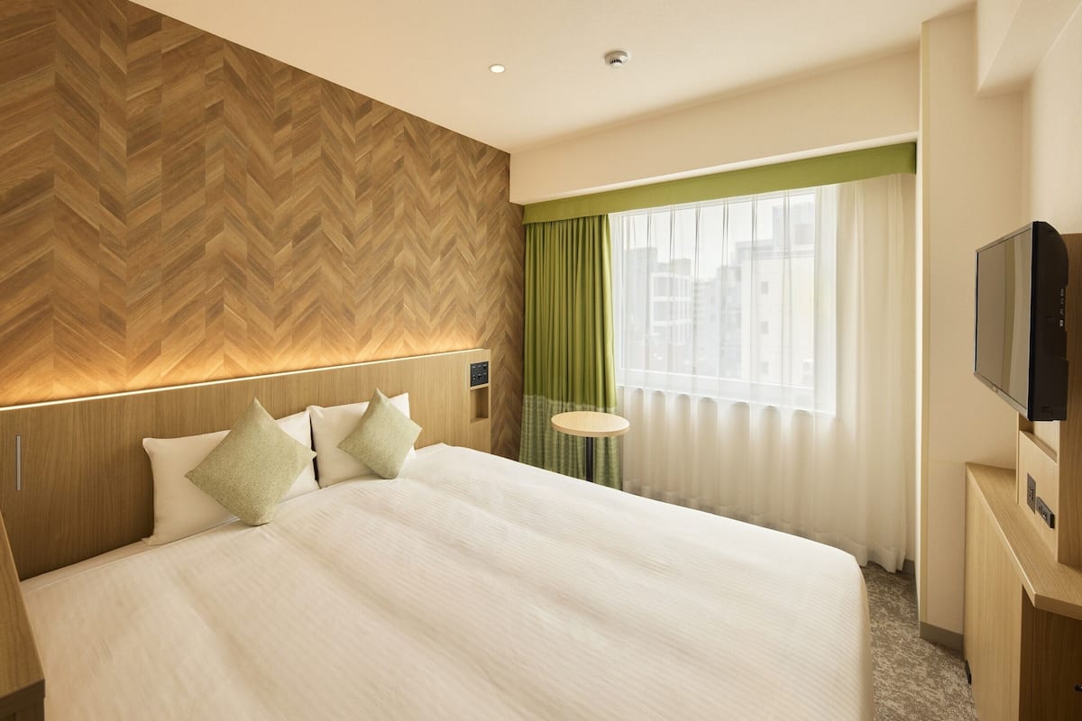 Standard Double Room, Non Smoking | 1 bedroom, in-room safe, blackout drapes, iron/ironing board