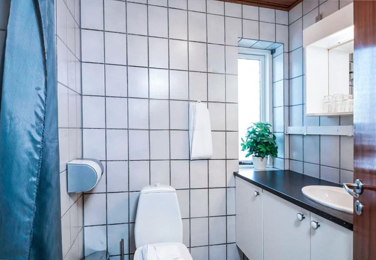 apartment | bathroom | shower, eco-friendly toiletries, hair dryer, towels
