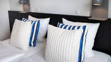 Habitación cuádruple familiar (+) | 2 habitaciones, decoración personalizada y muebles diferentes