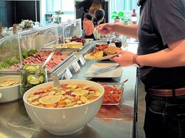 Desayuno buffet incluido todos los días 