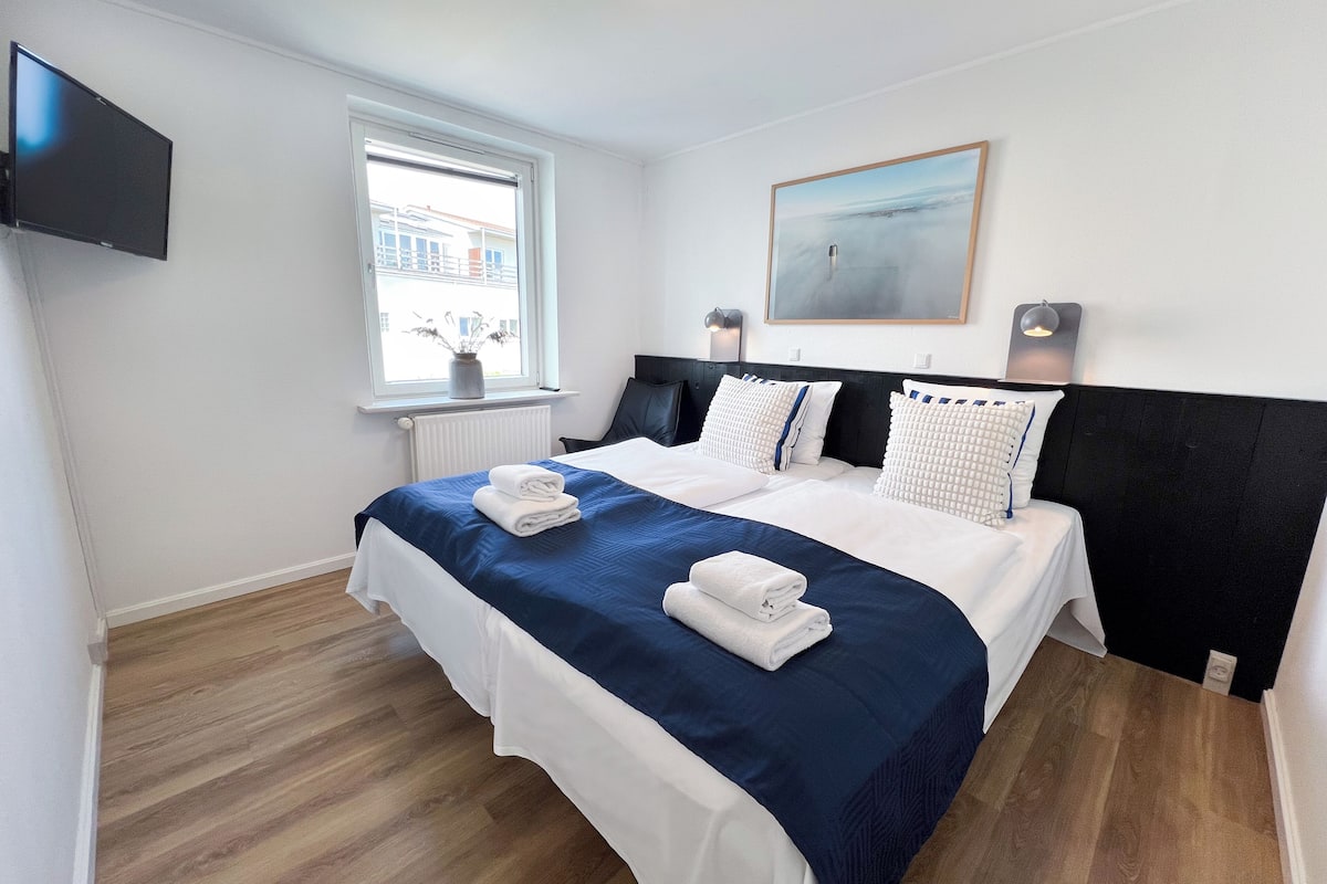 family quadruple room (+) | 2 bedrooms, individually decorated, individually furnished, desk