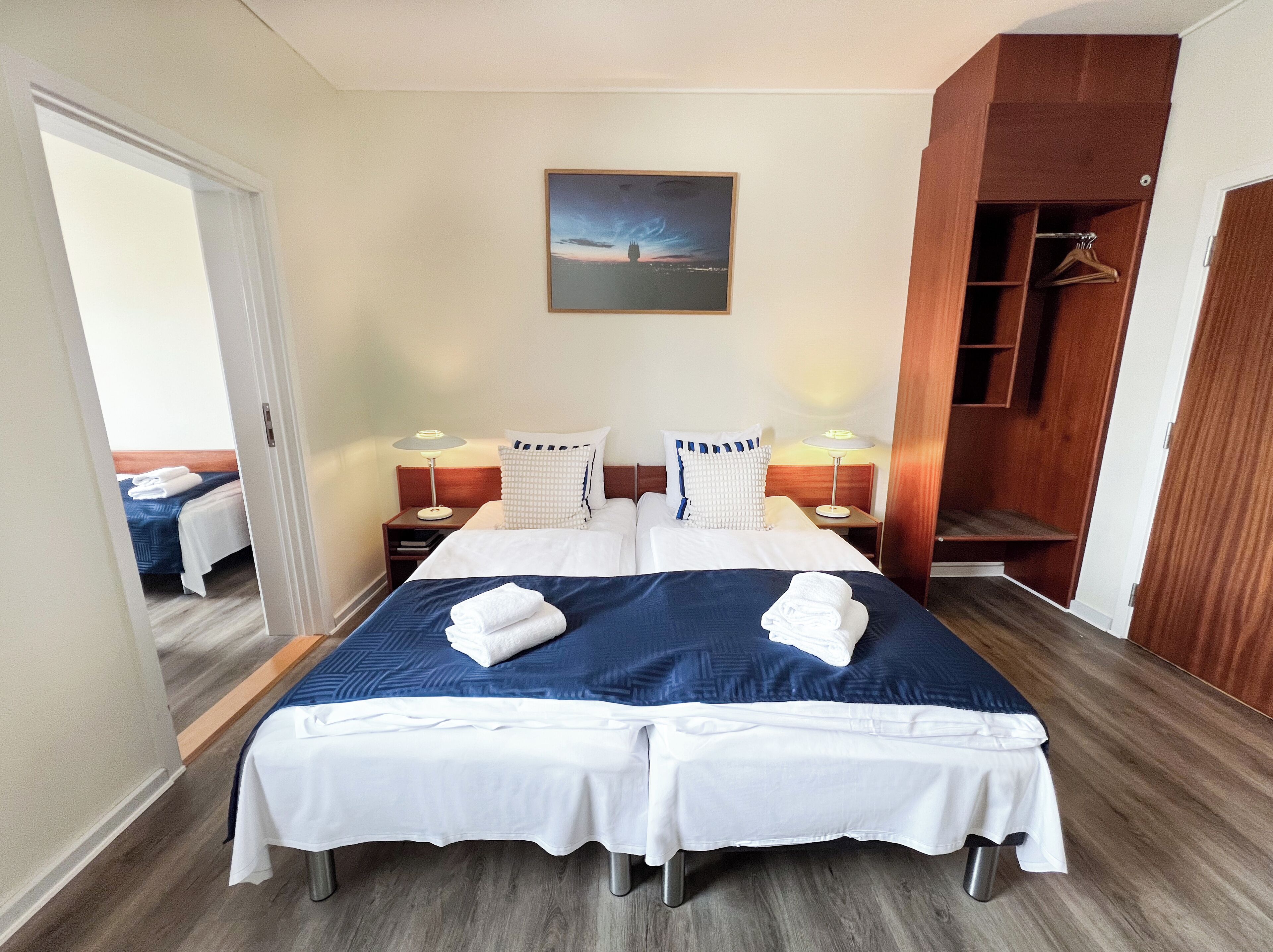 Suite Junior | Décoration personnalisée, ameublement personnalisé, bureau