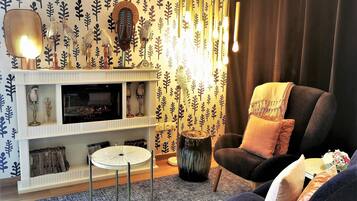 Daily buffet breakfast (EUR 17 per person)