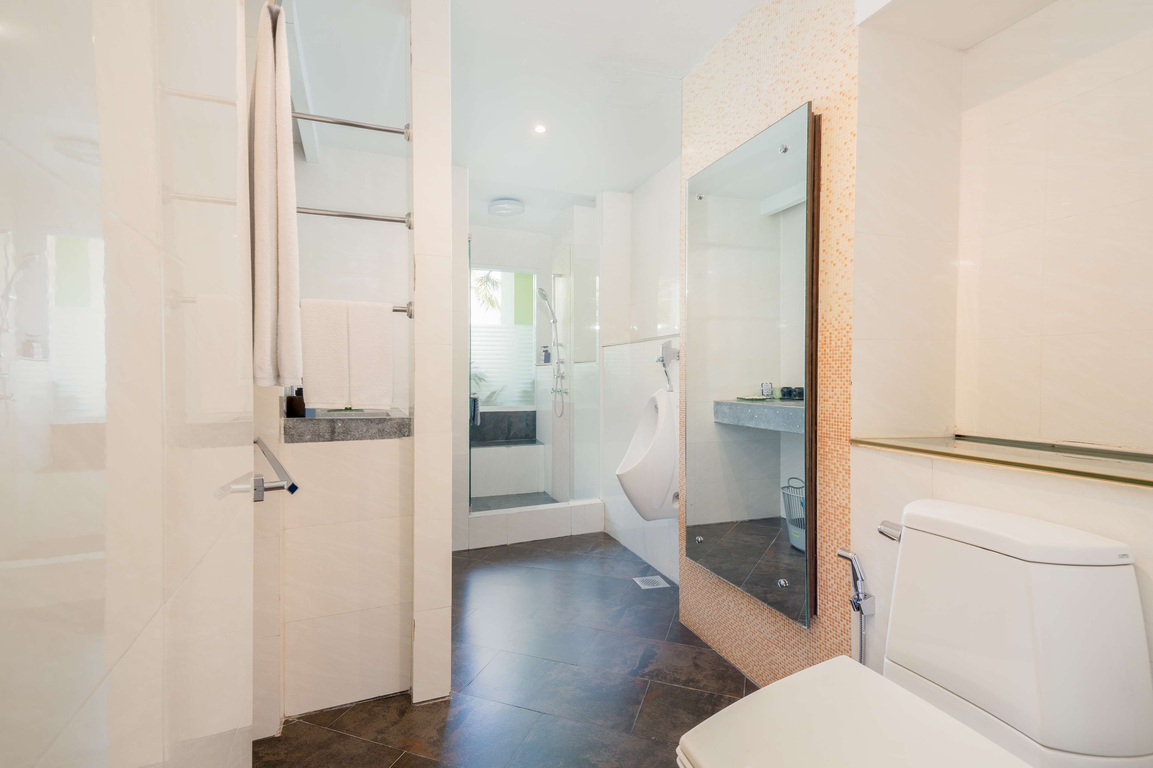 suite, 1 bedroom, sea view (plunge pool) | bathroom | shower, free toiletries, hair dryer, bathrobes