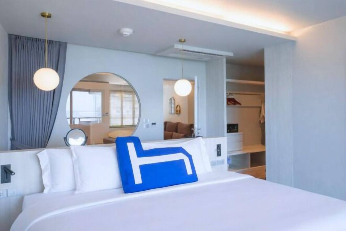 Premium bedding, Select Comfort beds, in-room safe, desk