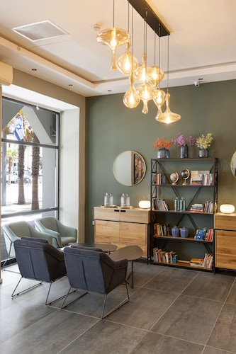 Liber Seashore Suites