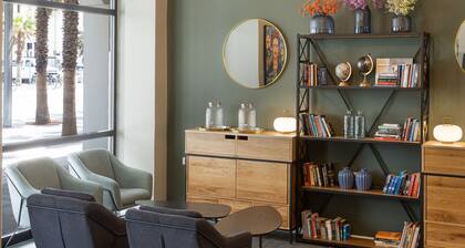 Liber Seashore Suites