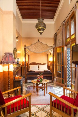 Premium bedding, in-room safe, desk, blackout curtains