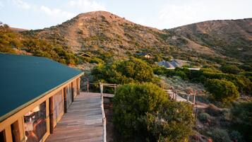 Barraca família (Family) | Camas Select Comfort, frigobar, cofres nos quartos