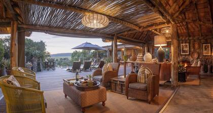 HillsNek Safari Camp - Amakhala Game Reserve