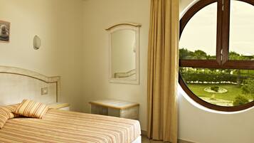 Dobbeltrom – classic | Safe på rommet, individuelt dekorert, individuelt innredet og skrivebord