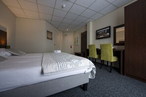 Kamar Double Comfort | Brankas, meja kerja, tempat tidur bayi gratis, dan Wi-Fi gratis