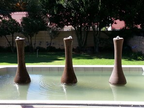 Outdoor pool - The Munday Bed & Breakfast (Germiston)