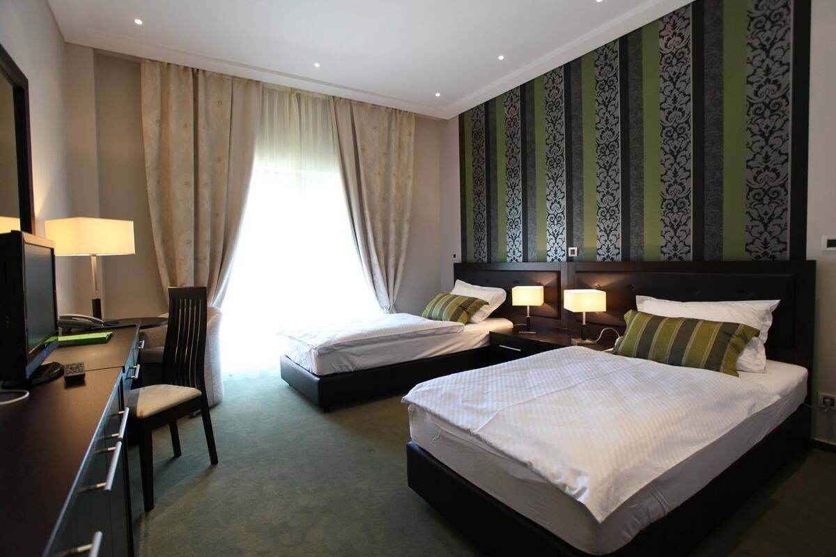 Double Room | Minibar, in-room safe, desk, free WiFi