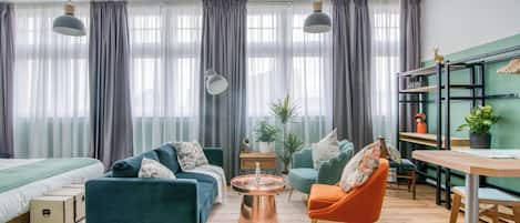 1 Schlafzimmer, hochwertige Bettwaren, Verdunkelungsvorhänge