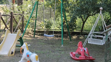 室外兒童遊樂區