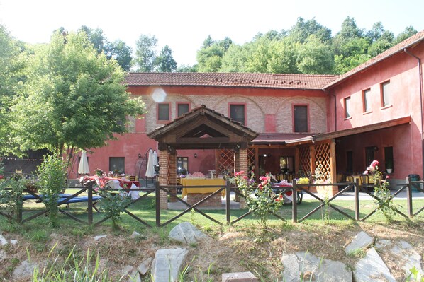 Front of property - Agriturismo LA.TI.MI.DA. (Cassine)