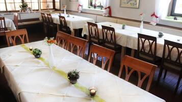 Lunch and dinner served, local cuisine