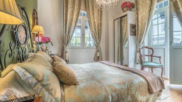 Habitación Doble con Balcón | Roupas de cama premium, edredons de pluma