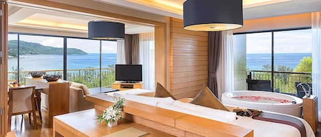 Suite familiale, 1 trĂšs grand lit, balcon, vue sur la mer | Couette en duvet, coffre-fort, bureau