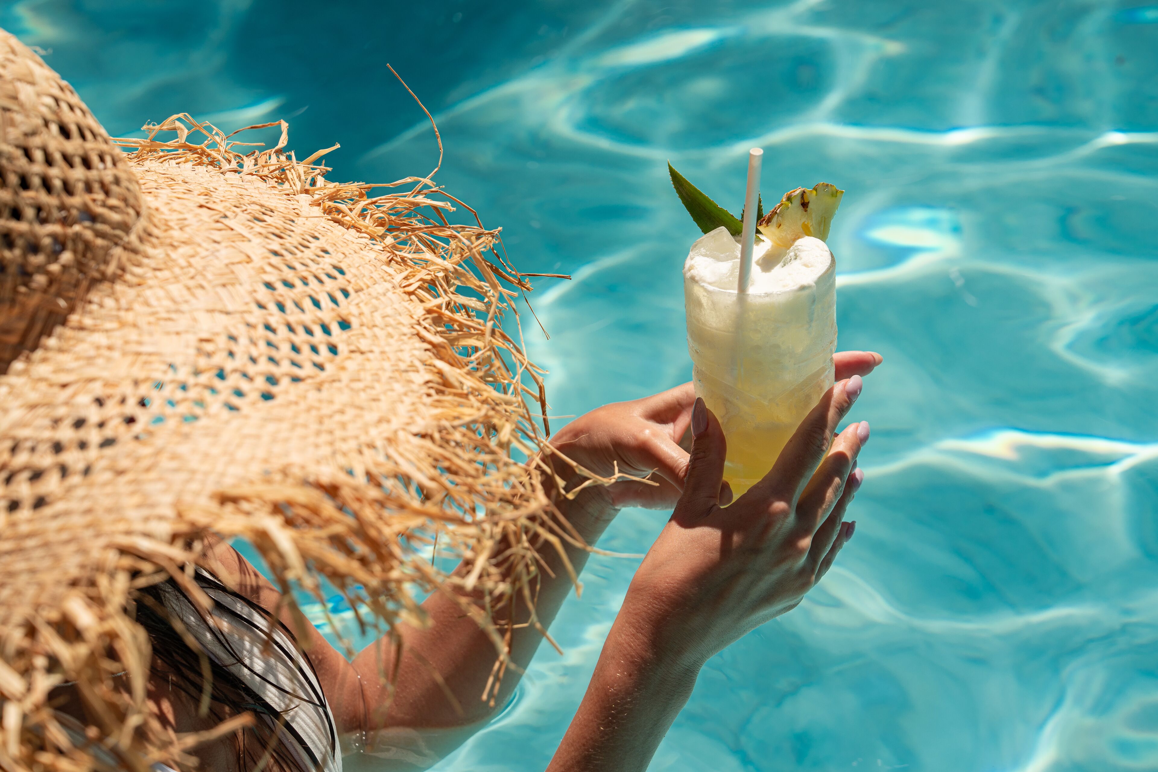 3 outdoor pools, pool umbrellas, pool loungers