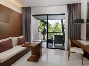 Superior Room, 1 King Bed, Balcony, Pool View | Hypo-allergenic bedding, down comforters, memory foam beds, minibar