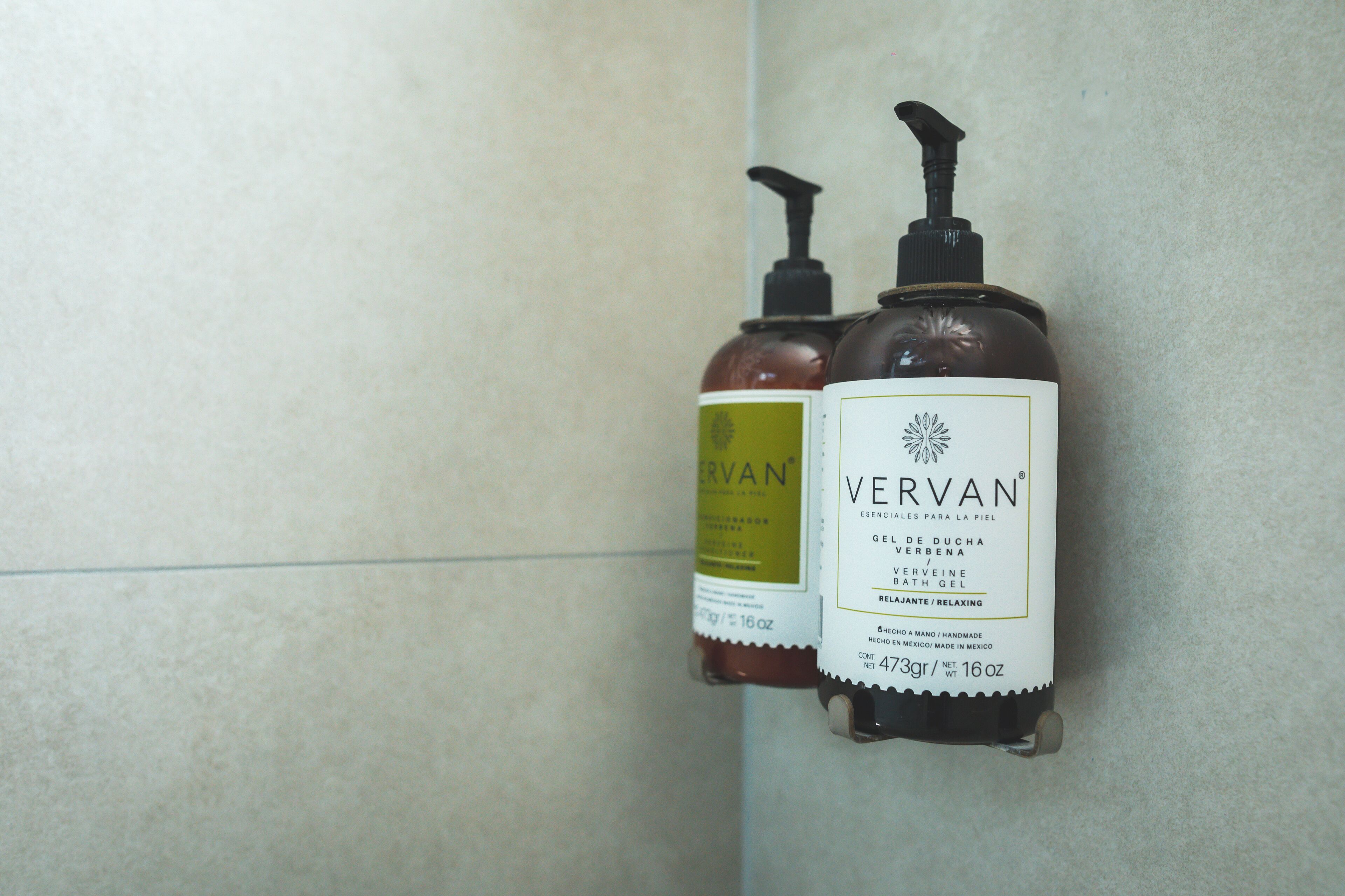 bathtub, free toiletries, hair dryer, slippers