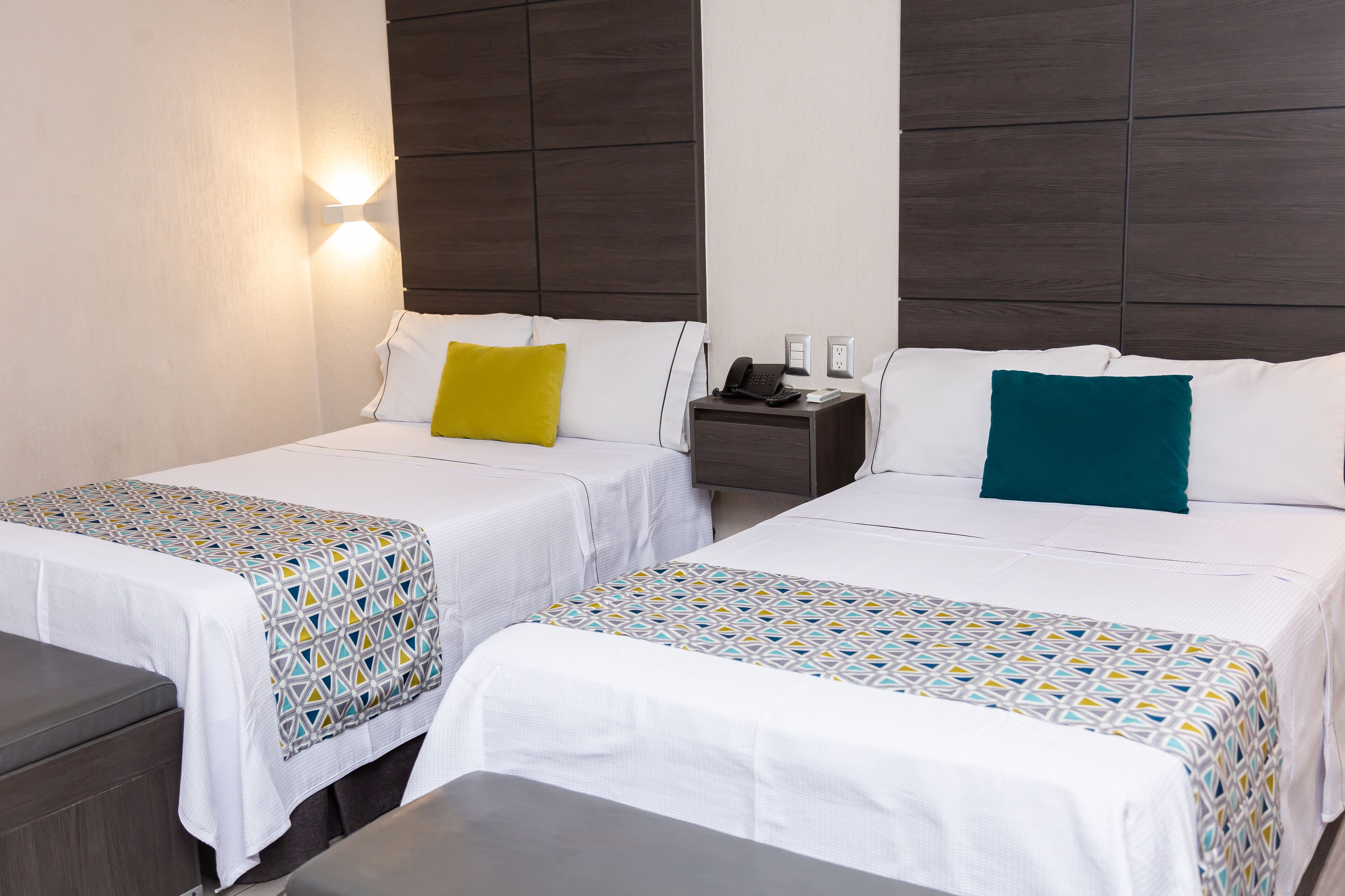 standard double room | 1 bedroom, in-room safe, desk, soundproofing