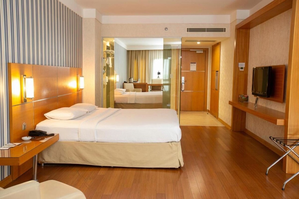 Premium bedding, Select Comfort beds, minibar, in-room safe