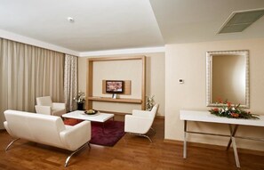 Premium bedding, Select Comfort beds, minibar, in-room safe - Anemon Hotel Malatya (Malatya)