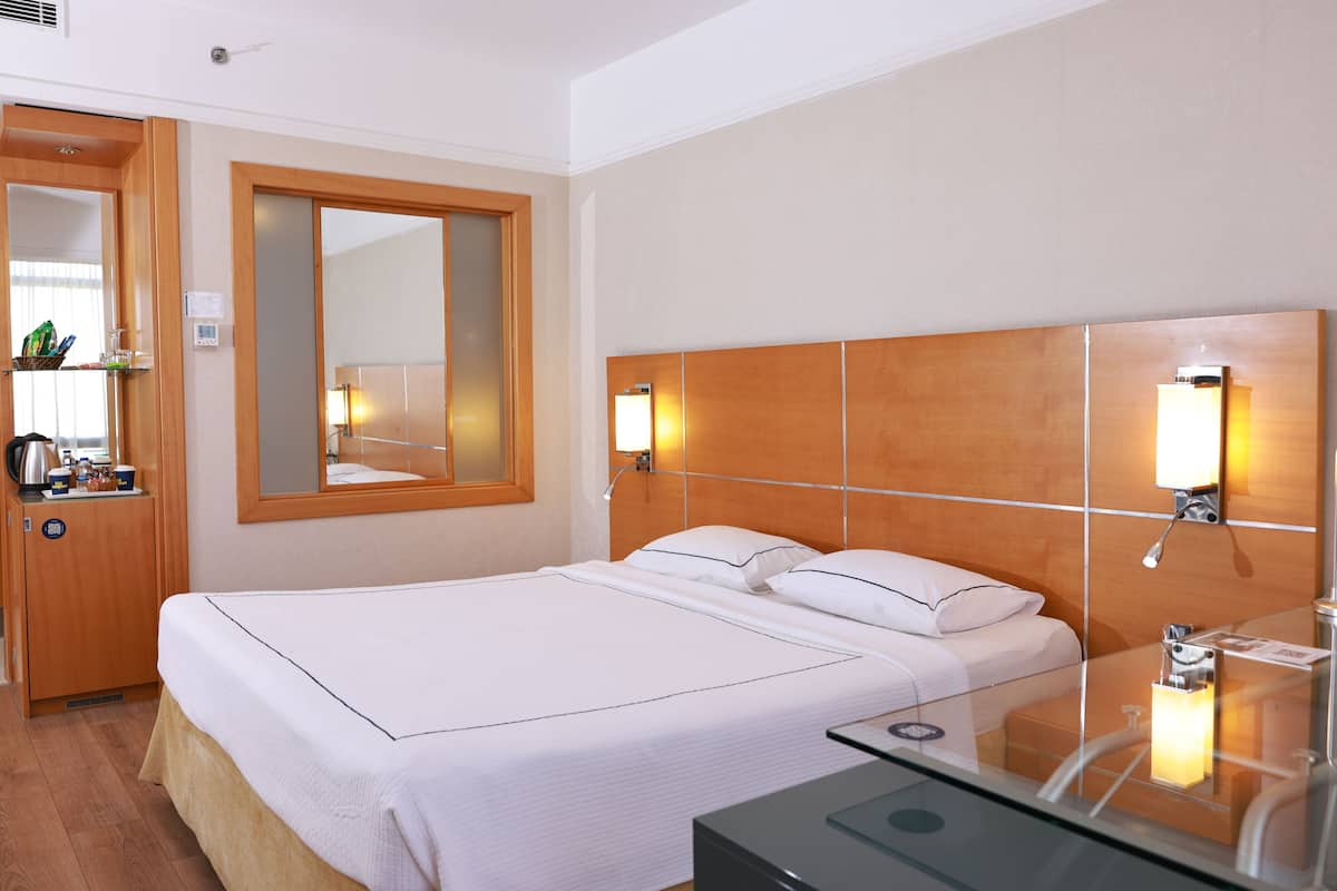 1 bedroom, premium bedding, Select Comfort beds, minibar